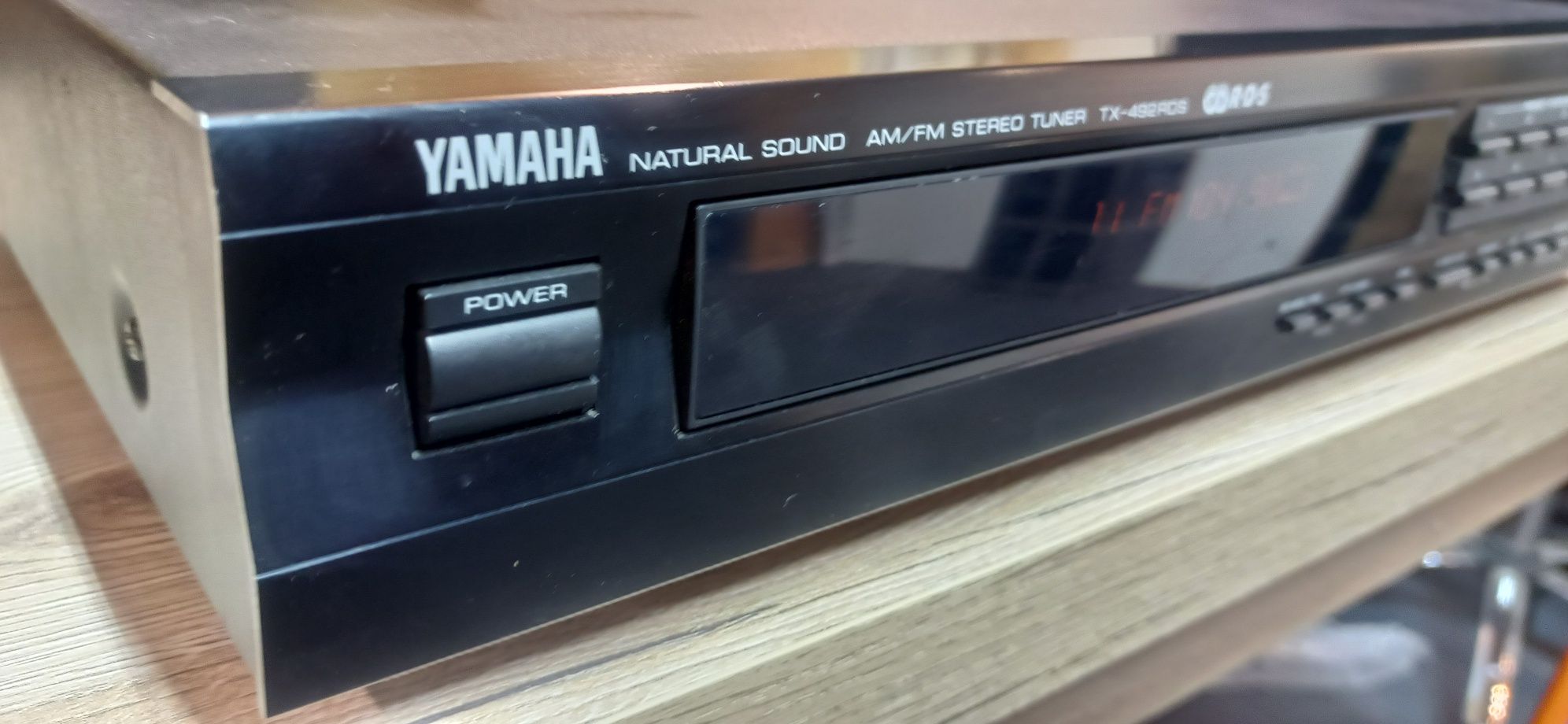 Tuner Yamaha TX-492RDS