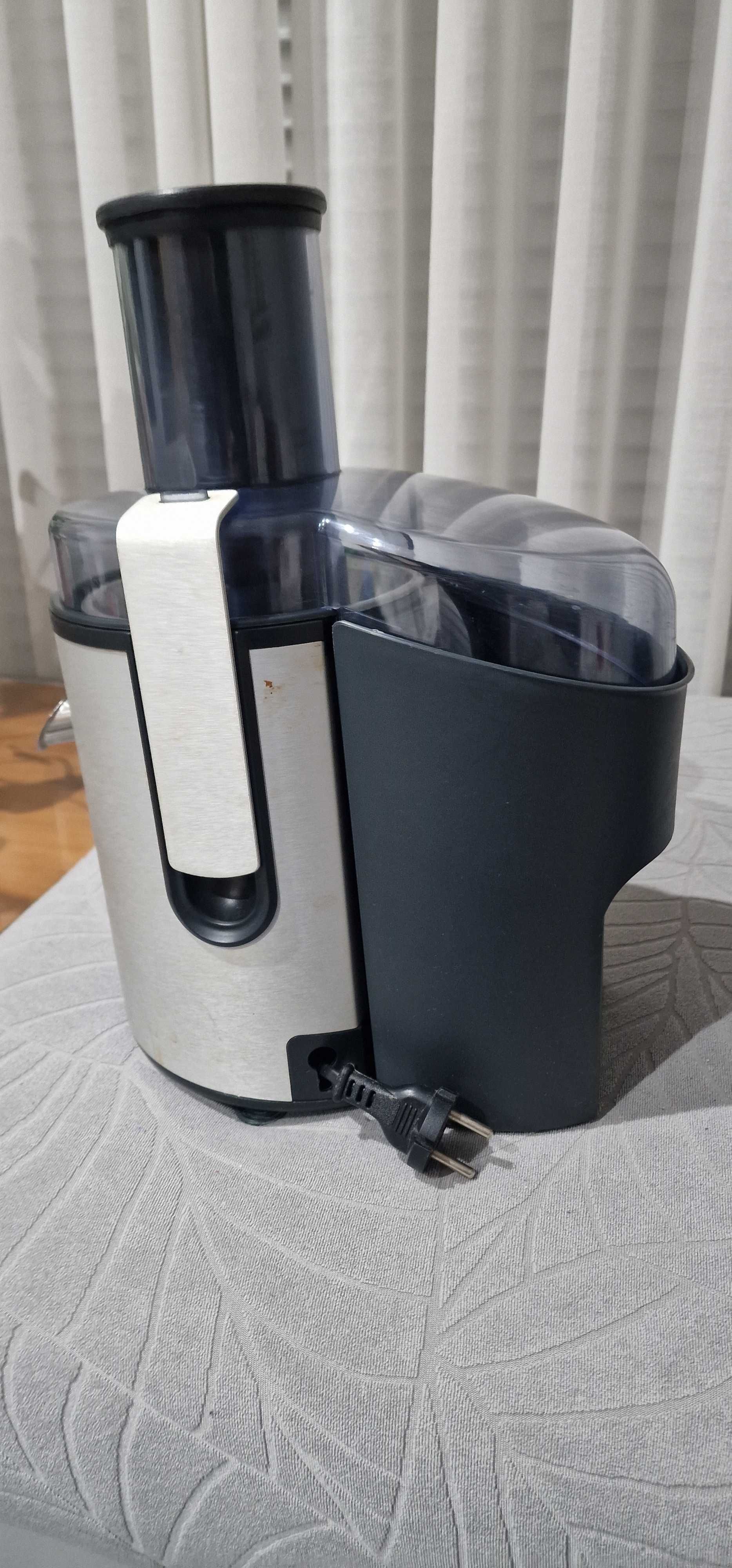 Máquina sumos philips  hr1861