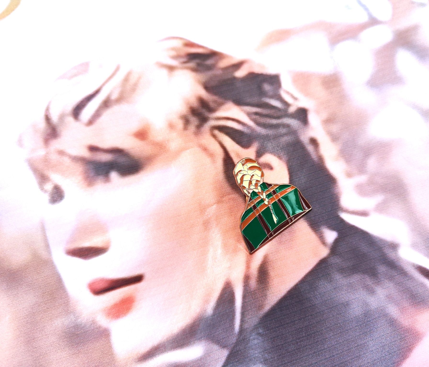 Pin przypinka broszka Taylor Swift evermore