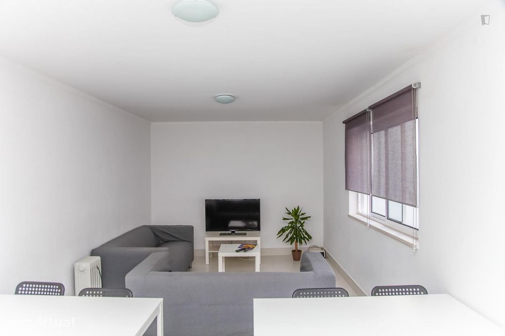 23779 - Quarto de solteiro com encanto perto...