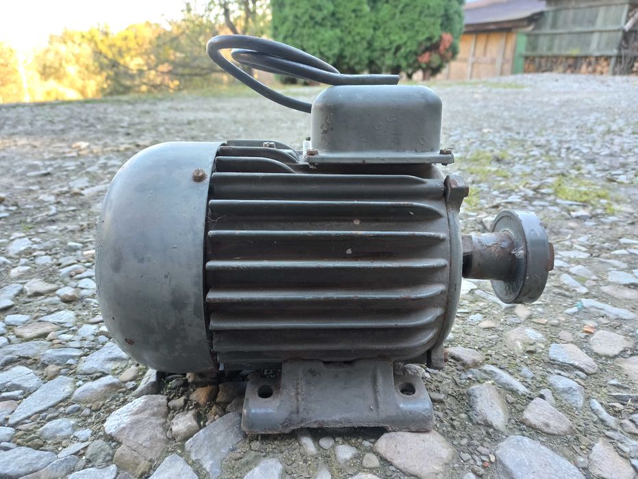 Silnik elektryczny 1,5kW 1420 obr/min 3fazowy Tamel SZJe 24a