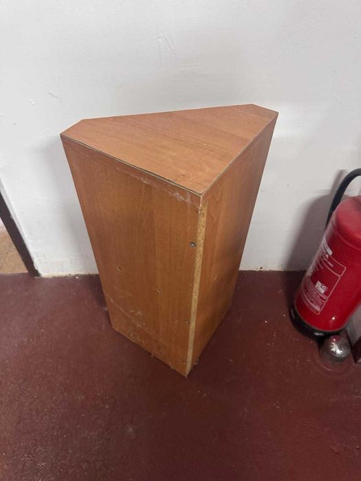 Szafka narożna do wnętrza