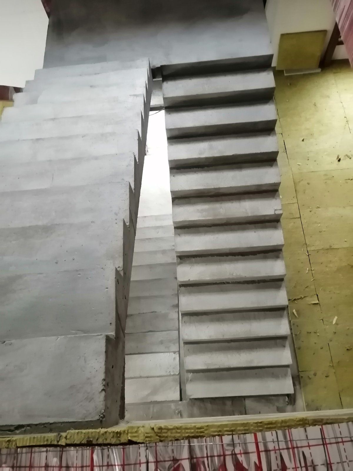 Виготовлення сходів з бетону всіх видів
