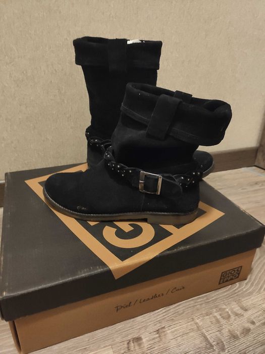 Продаю ботінуи доя дівчинки 35 р