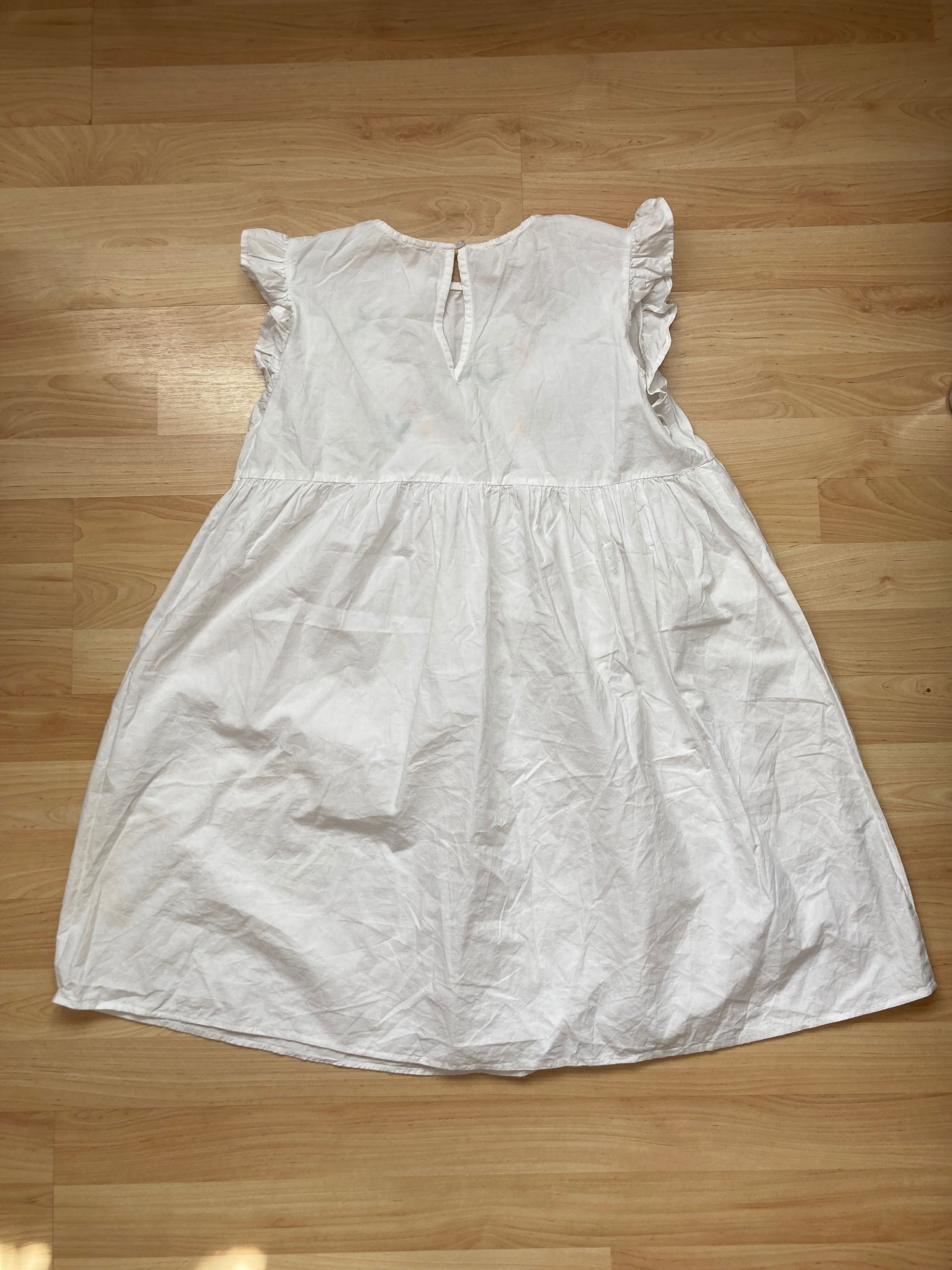 Biała sukienka z haftem roz. M