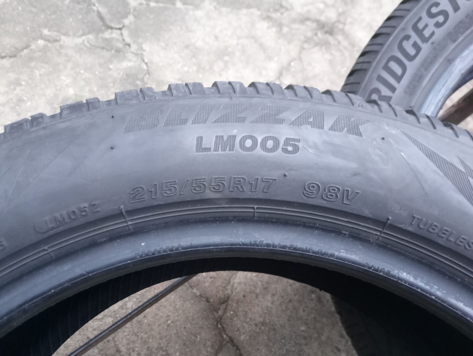 Opony 2szt 215/55/17 98V Bridgestone Blizzak LM005 Idealne 7,2mm
