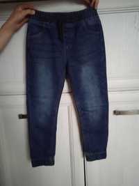 Spodnie chłopięce jeans typu jogger 110