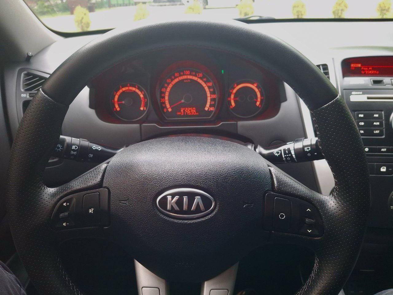 Kia  Ceed    2010