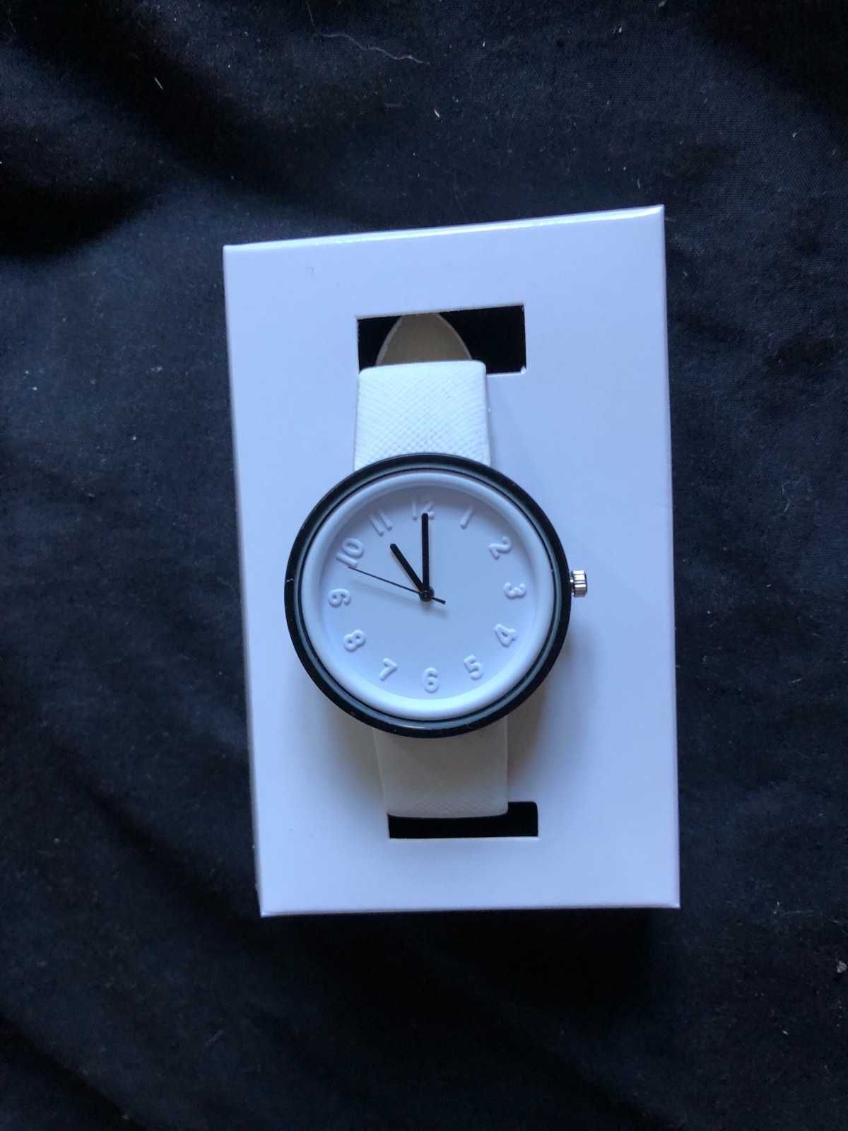 Жіночий годинник Casual style білий, жиночий наручний годинник