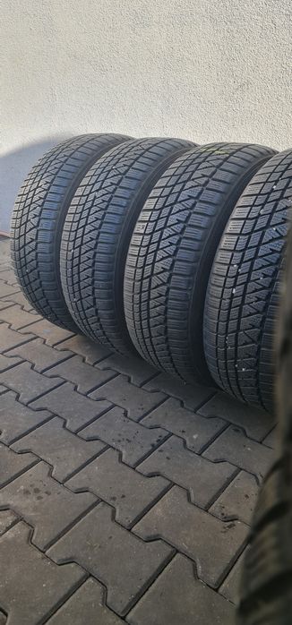 225/60/17 Kumho Winter