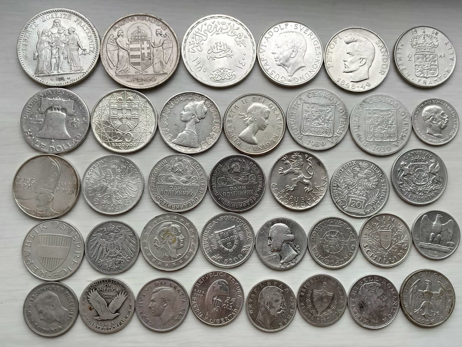 Продаю разные серебряные монеты