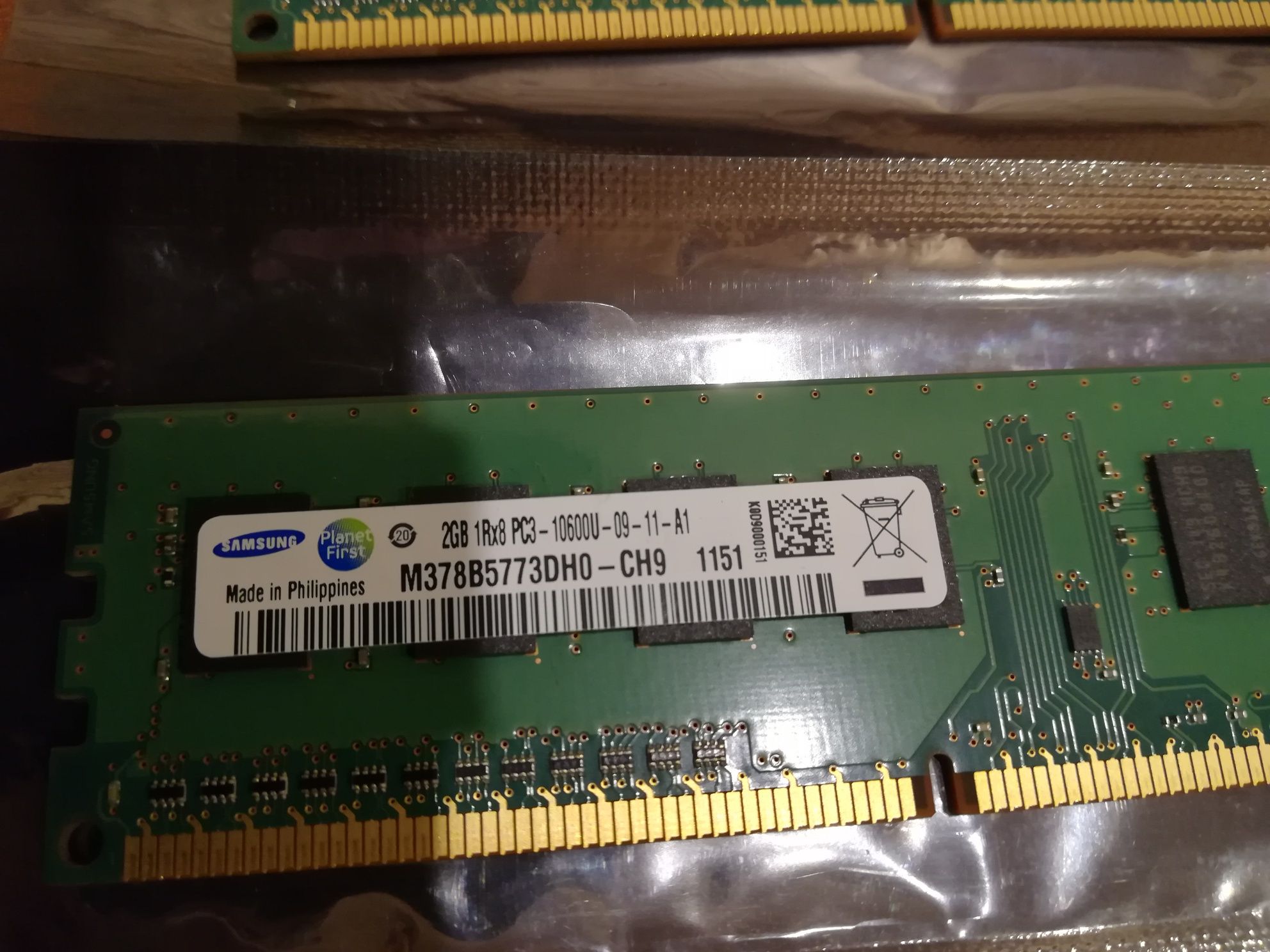 DDR3 2X2GB PC3-10600U