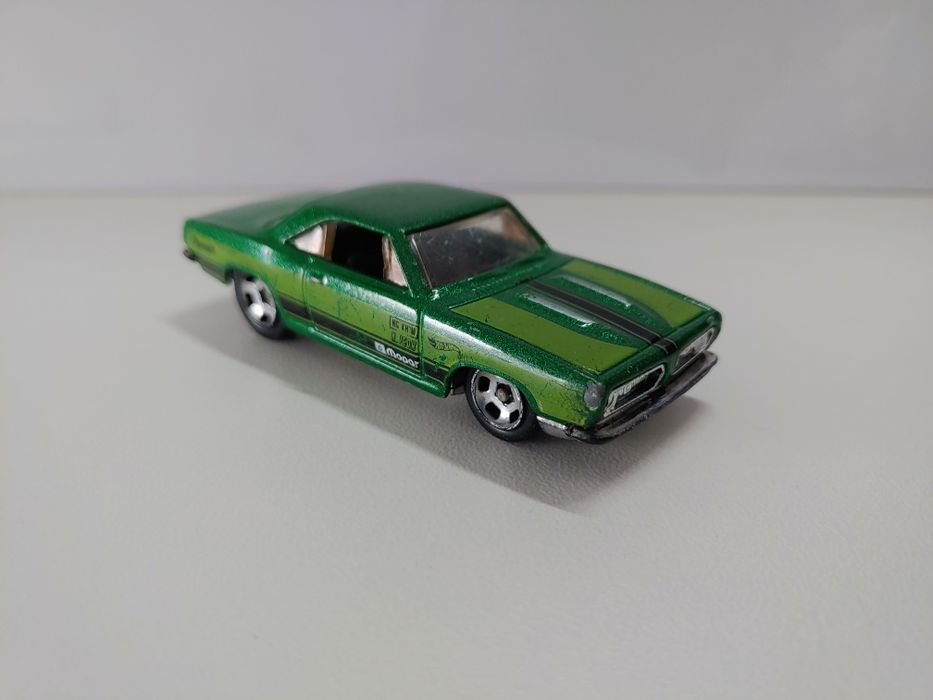 Hot wheels 1968 Plymouth Barracuda