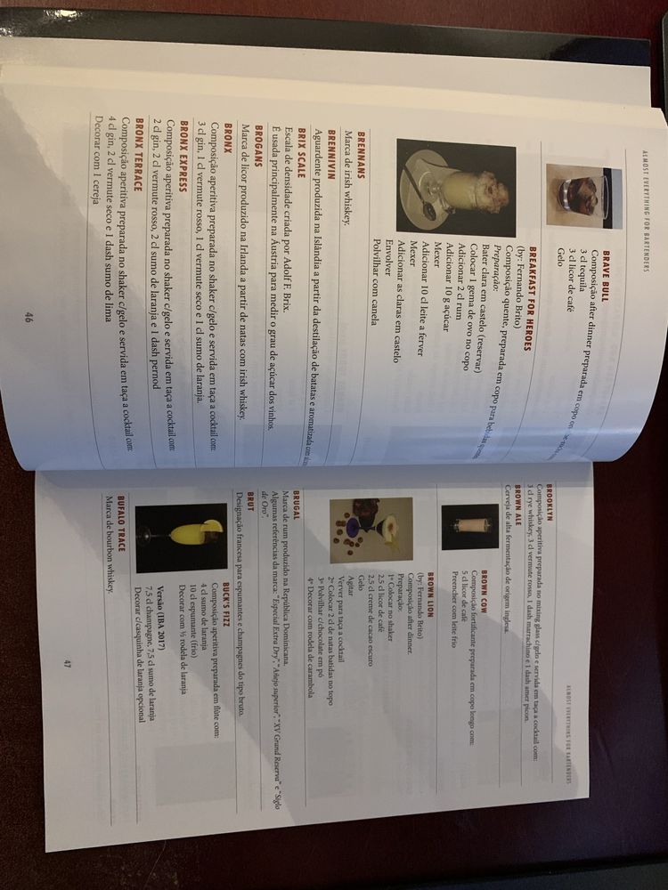 Livro “Almost everytinhg for bartenders”