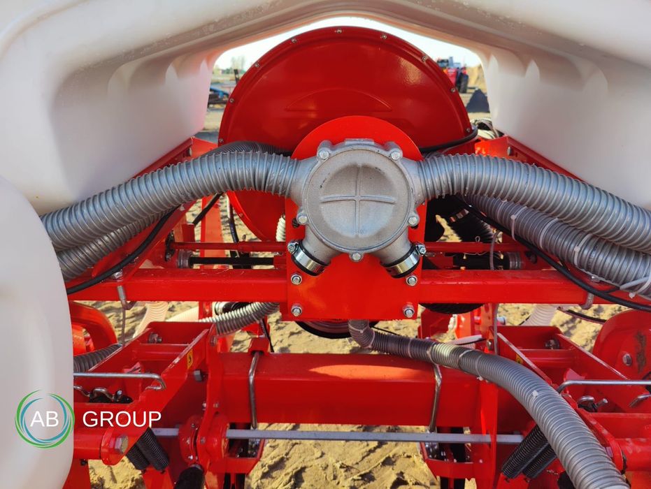 Pneumatyczny siewnik do kukurydzy OZDOKEN VPHE-DG4 4-rzędowy