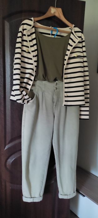 Пиджак трикотажный бренд МАNGO  р. L . Сезон весна лето.