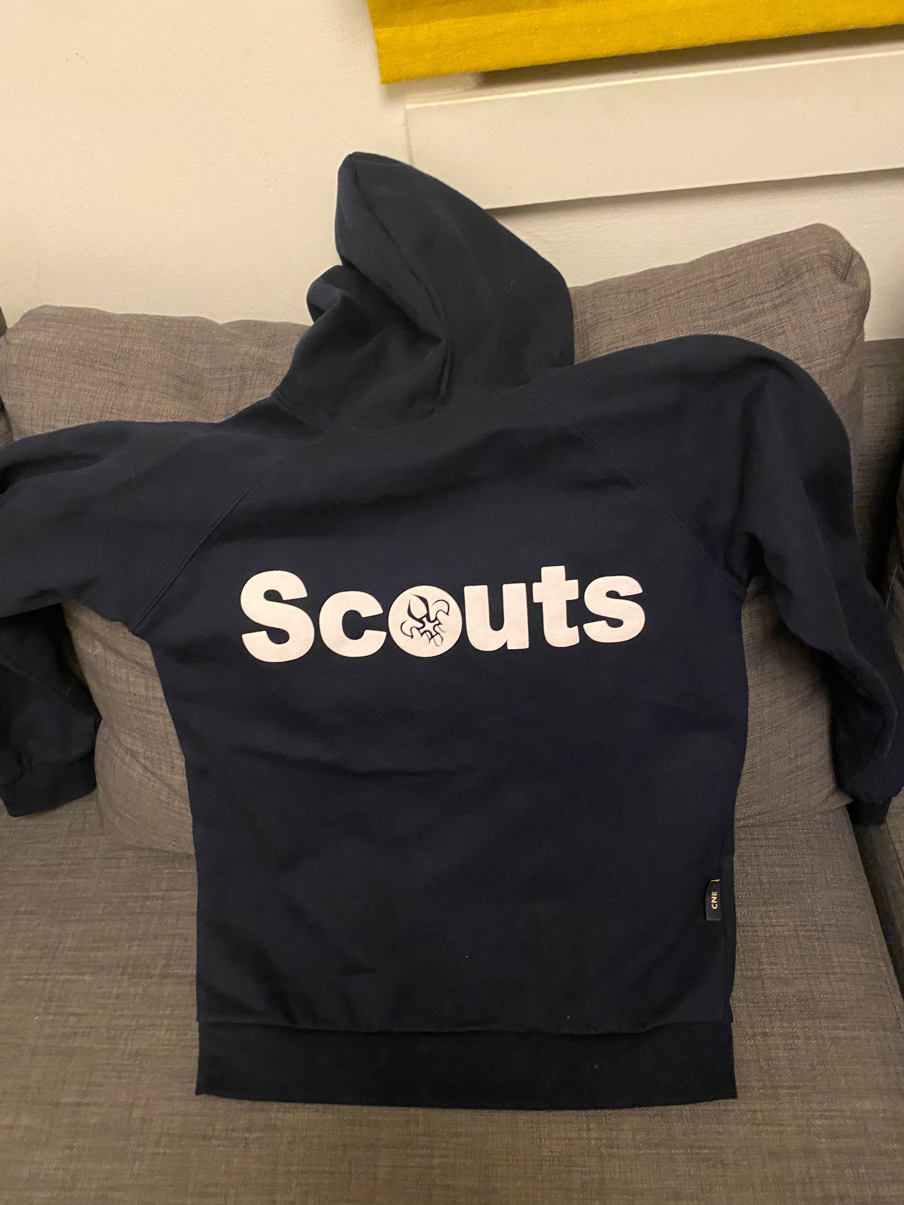 Uniforme escuteiro: camisola Scouts com capuz e bolso