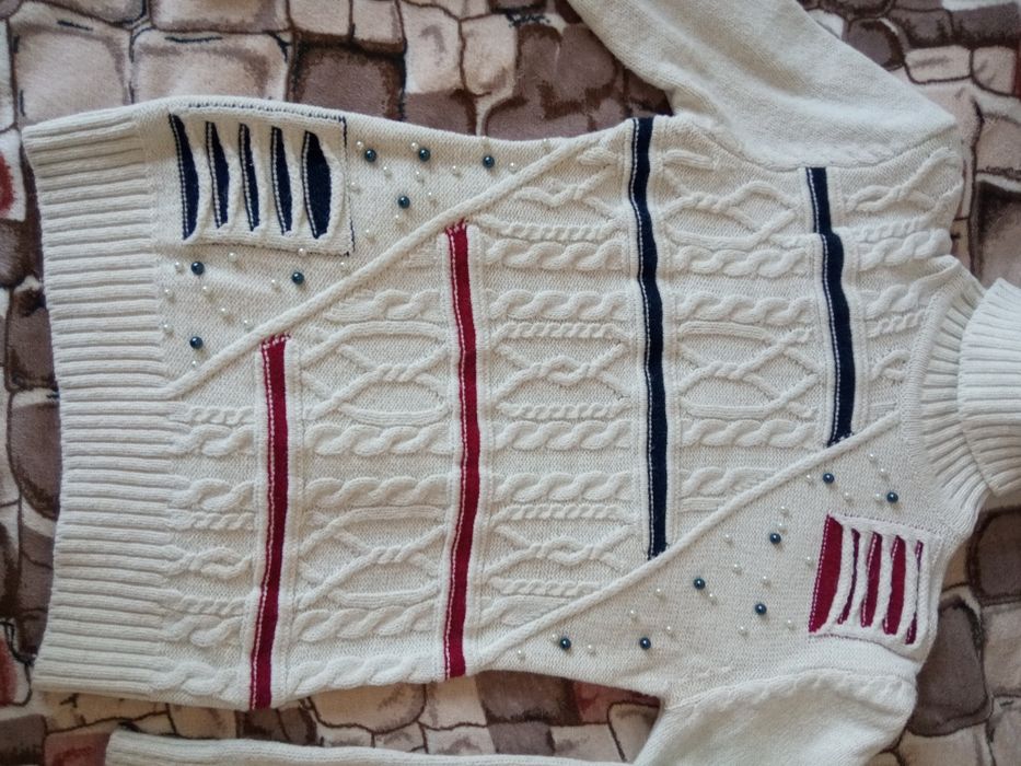 Продам женский свитер 44-48 размер