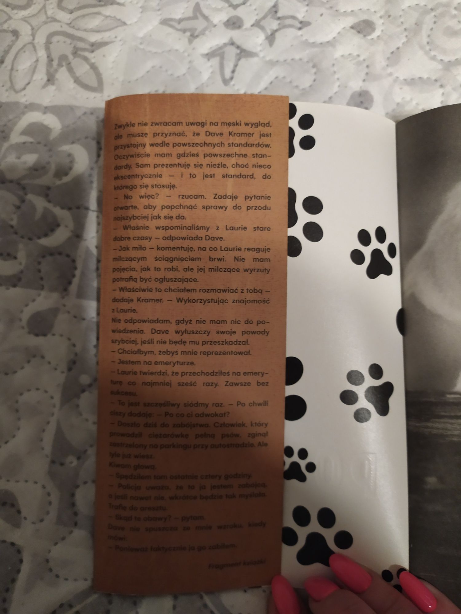 Książka pomocna łapa Dawid rosenfelt kryminalna zagadka z psami