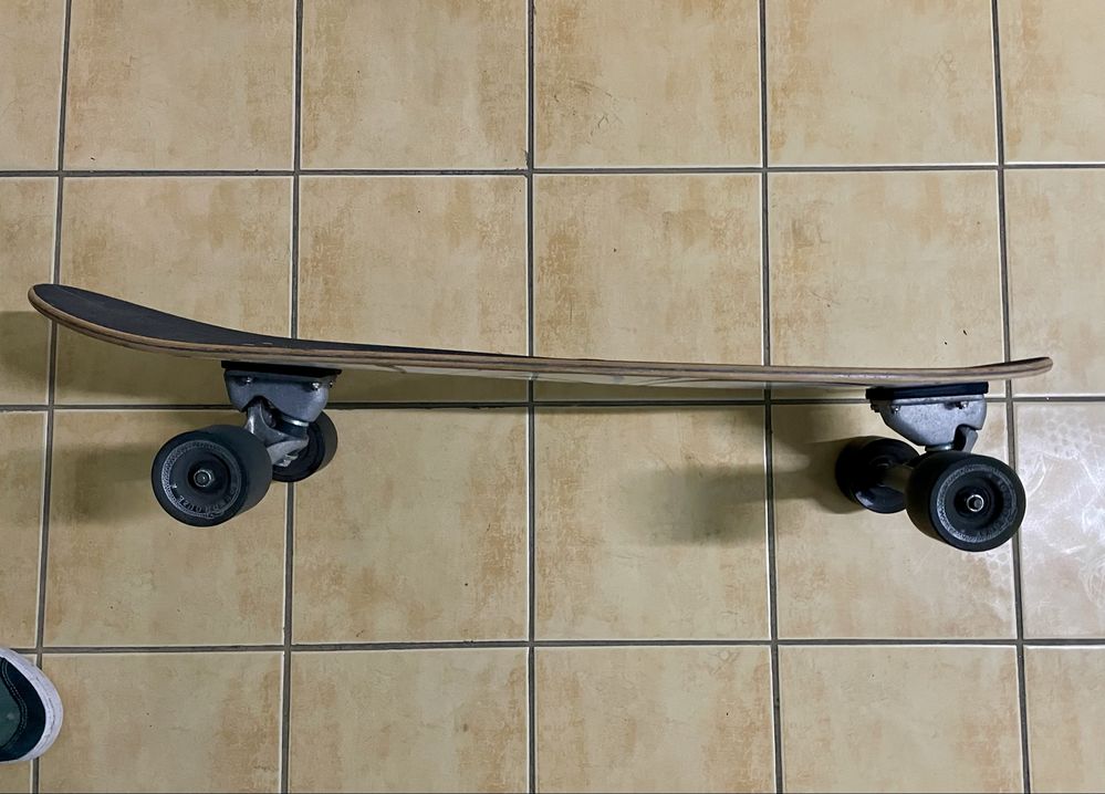 Vendo surf skate Carver …Lost