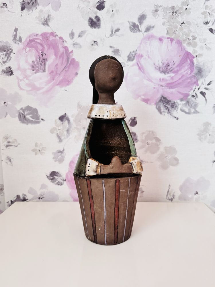 Ceramiczny Wazon figurka dziewczyny, Elbogen Keramik, retro ozdoba