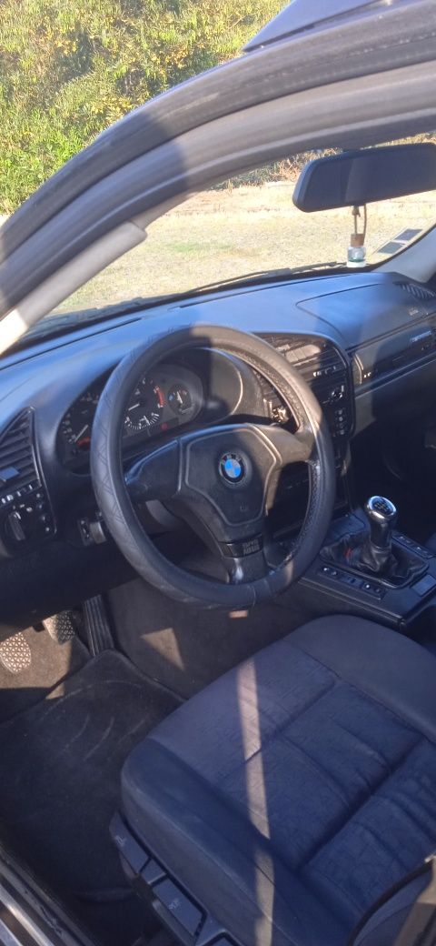 B.M.W 318 TDS carrinha .