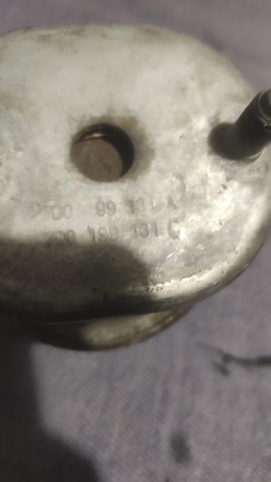 Подушка двигуна т4 гарний стан