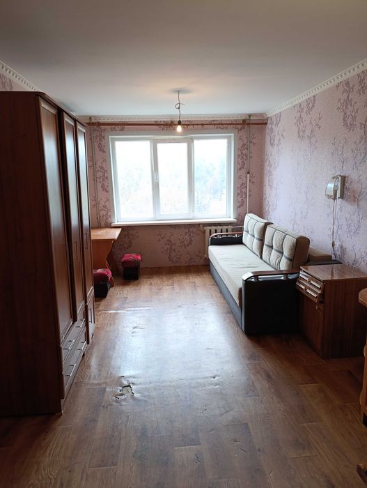 Продається 1-но кімнатна кільце Соборності, пл.Домнобудівників