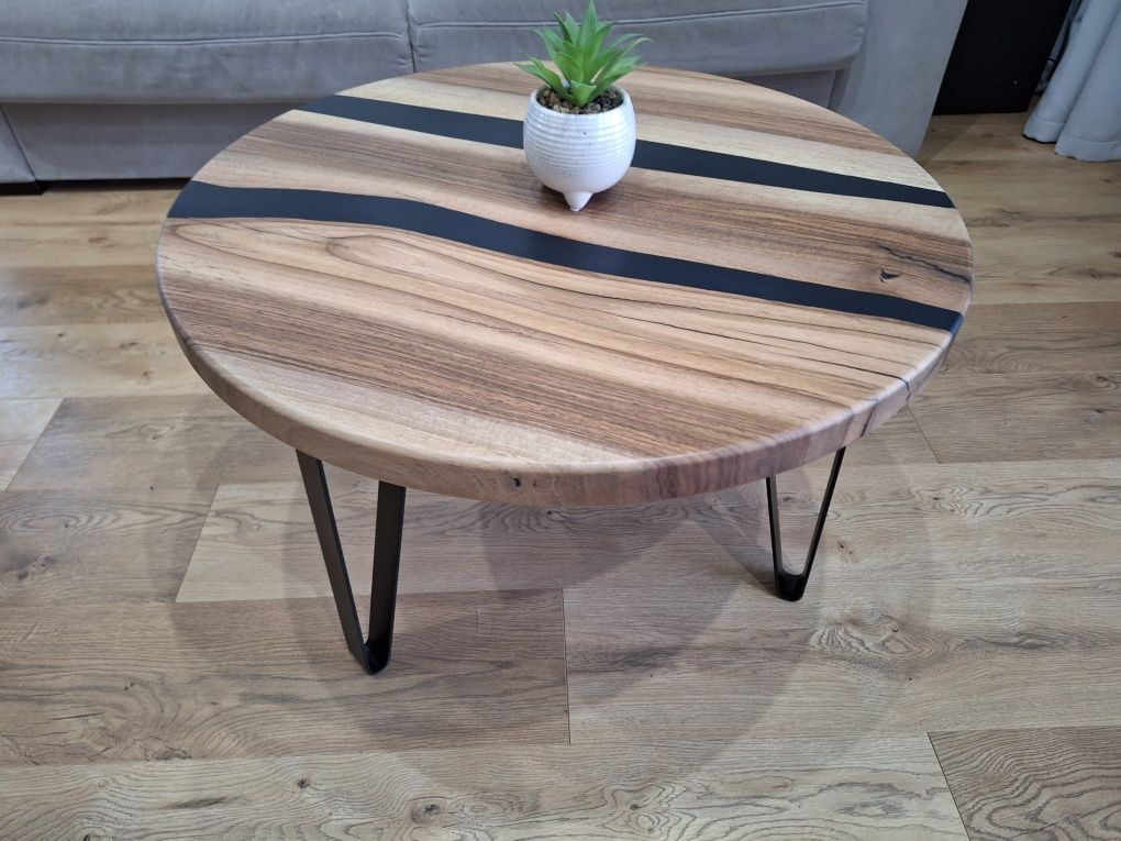 Stolik kawowy orzech wloski z żywicą 70cm