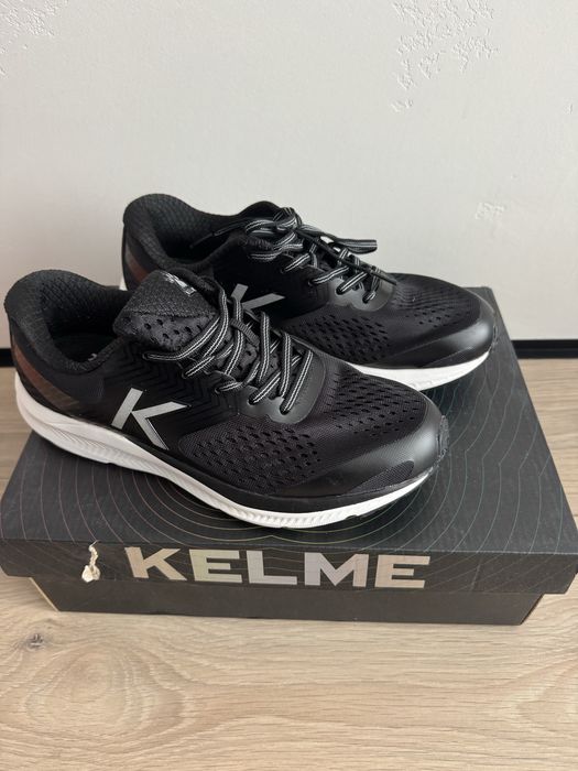 Кроссовки Kelme