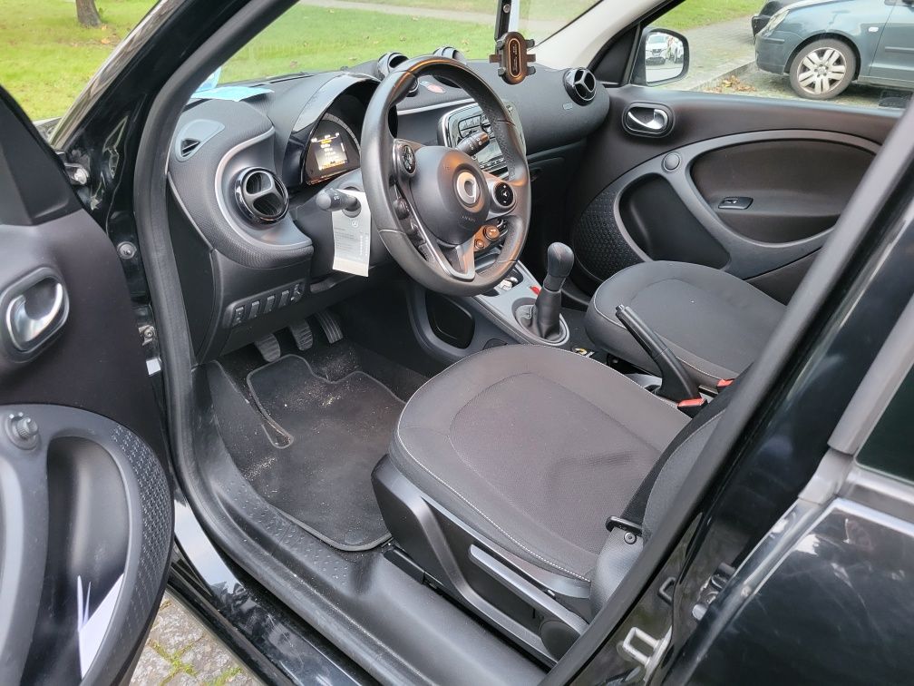 Smart Forfour! Carro econômico bem conservado