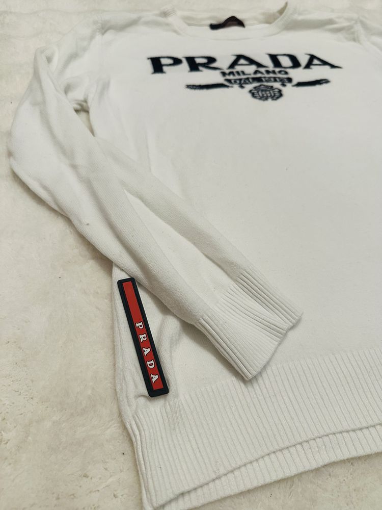 Sweterek Prada M