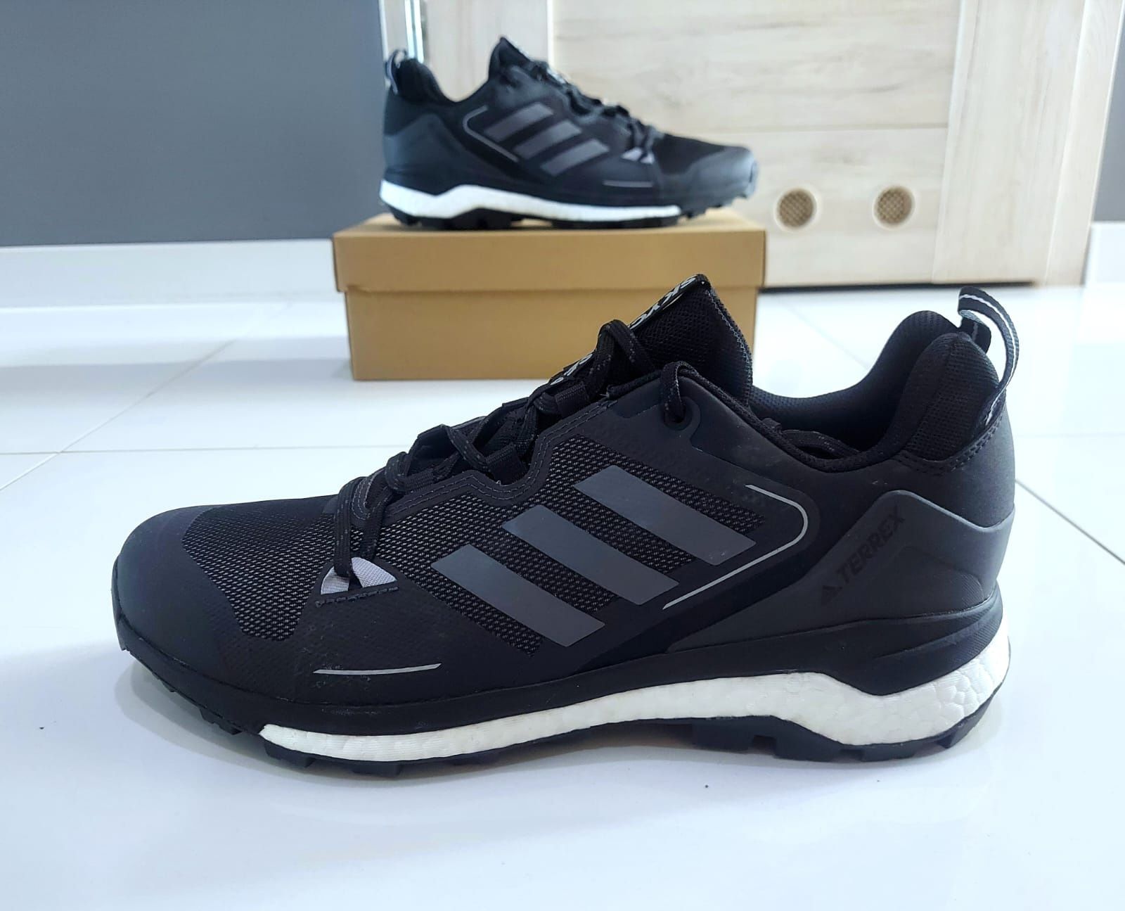 Adidas męskie niskie buty trekkingowe Skychaser 2 r. 47 1/3 WZMOCNIONE