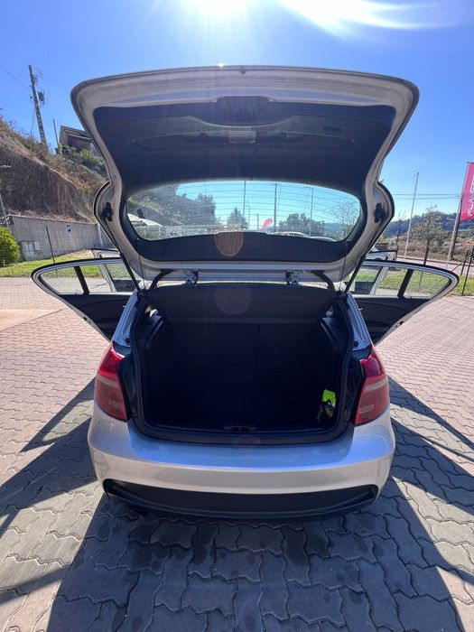 BMW 118d Pack M para venda. Impecável