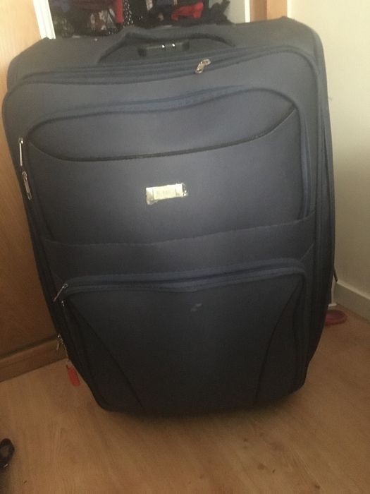 Mala de viagem semi nova
