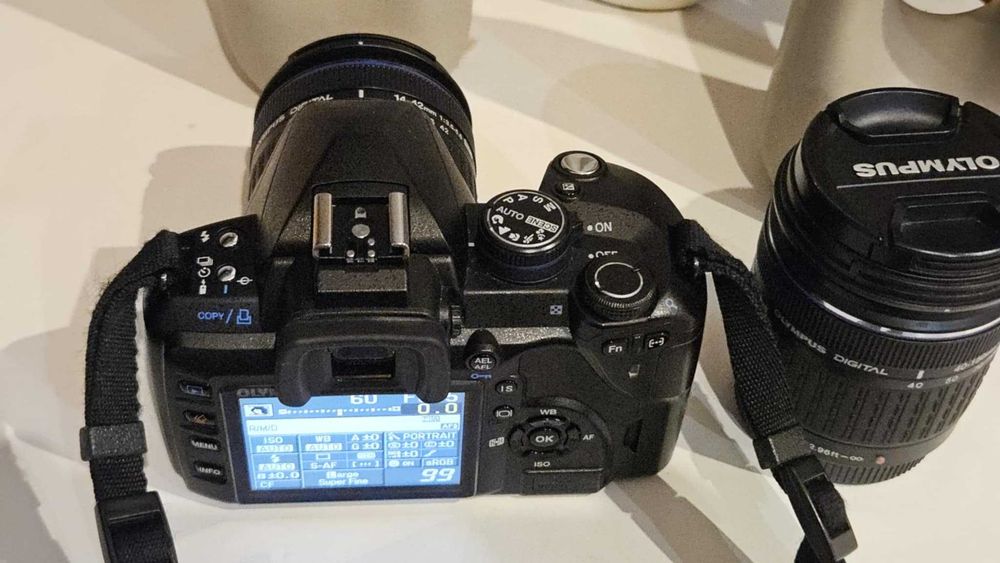 Lustrzanka OLYMPUS e-520 2 Obiektywy Zuiko 14-42mm i 40-150 mm Kraków