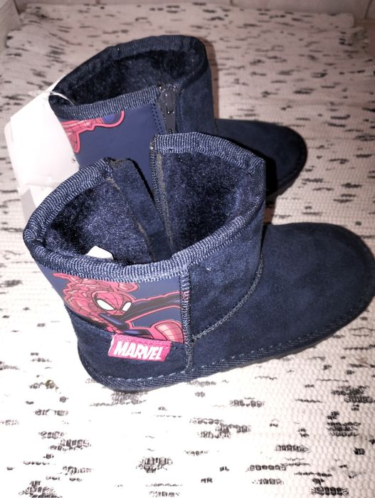 Botas homem aranha com luzes na sola