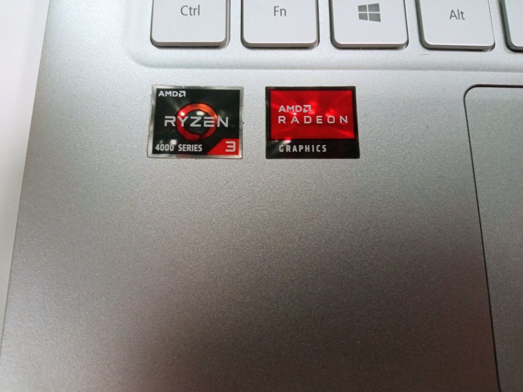 Laptop Acer Swift 3 SF314-42-R2QZ 14 " AMD Ryzen 3 8 GB / 256 GB srebr
