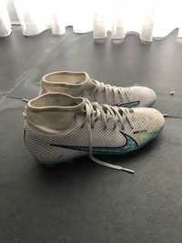Chuteiras bota Nike Multiground n.º 40