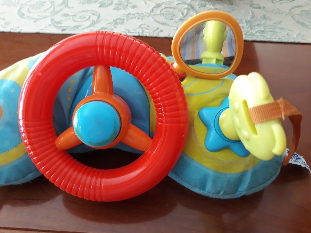 Brinquedo volante da Chicco para bebé.