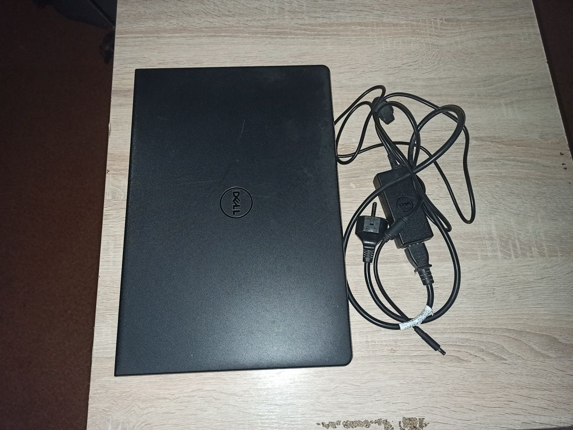 Игровой ноутбук Dell 3558