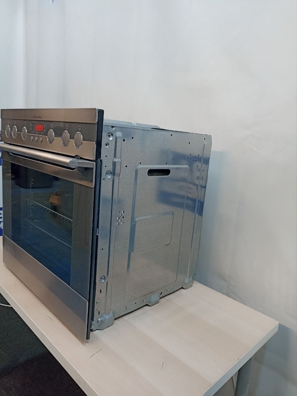 Духова шафа Electrolux EON63100X під вбудову,конвенція,гриль, доставка