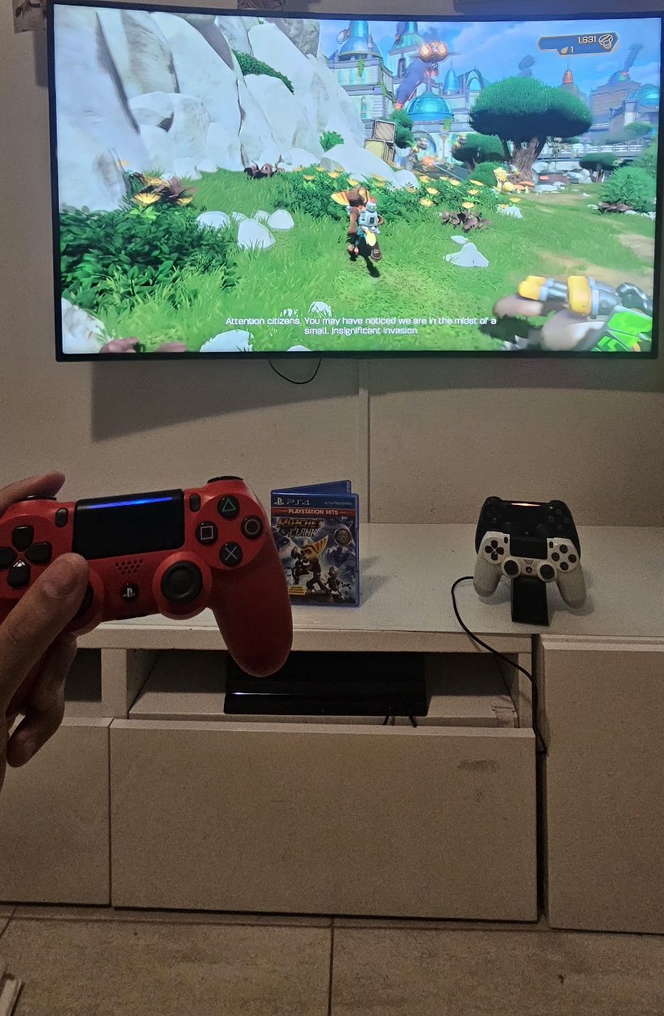 Ps4 pro 1TB 3 comandos/controles