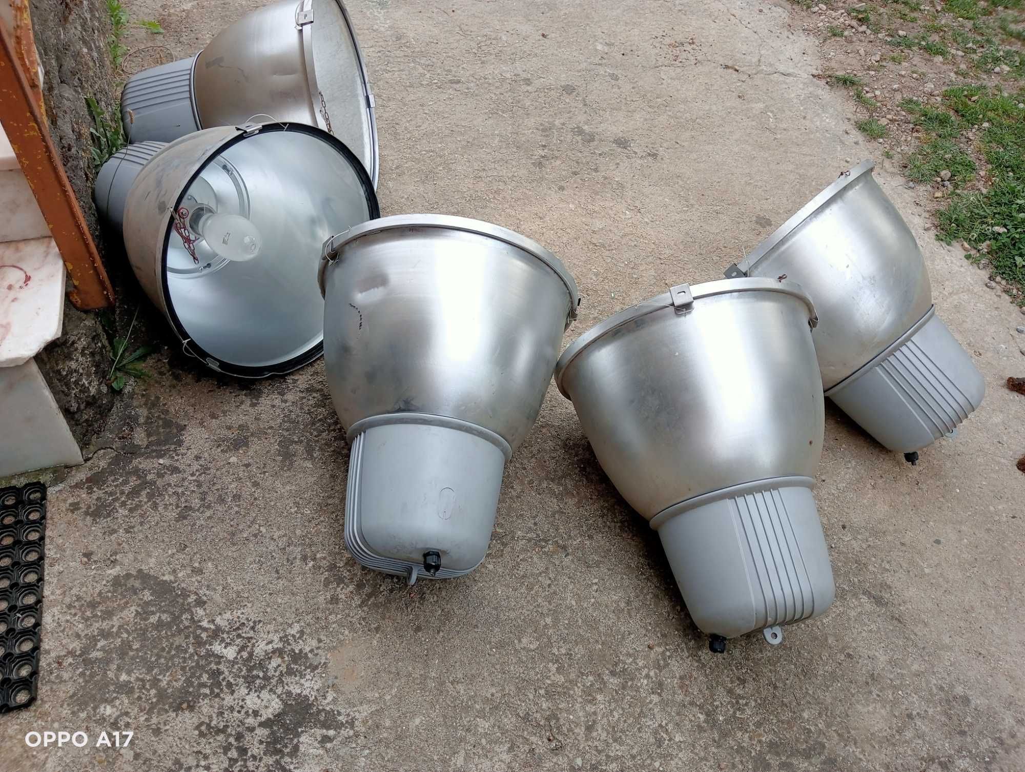 Vendo holofotes como novos