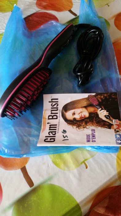 Escova de cabelo elétrica nova