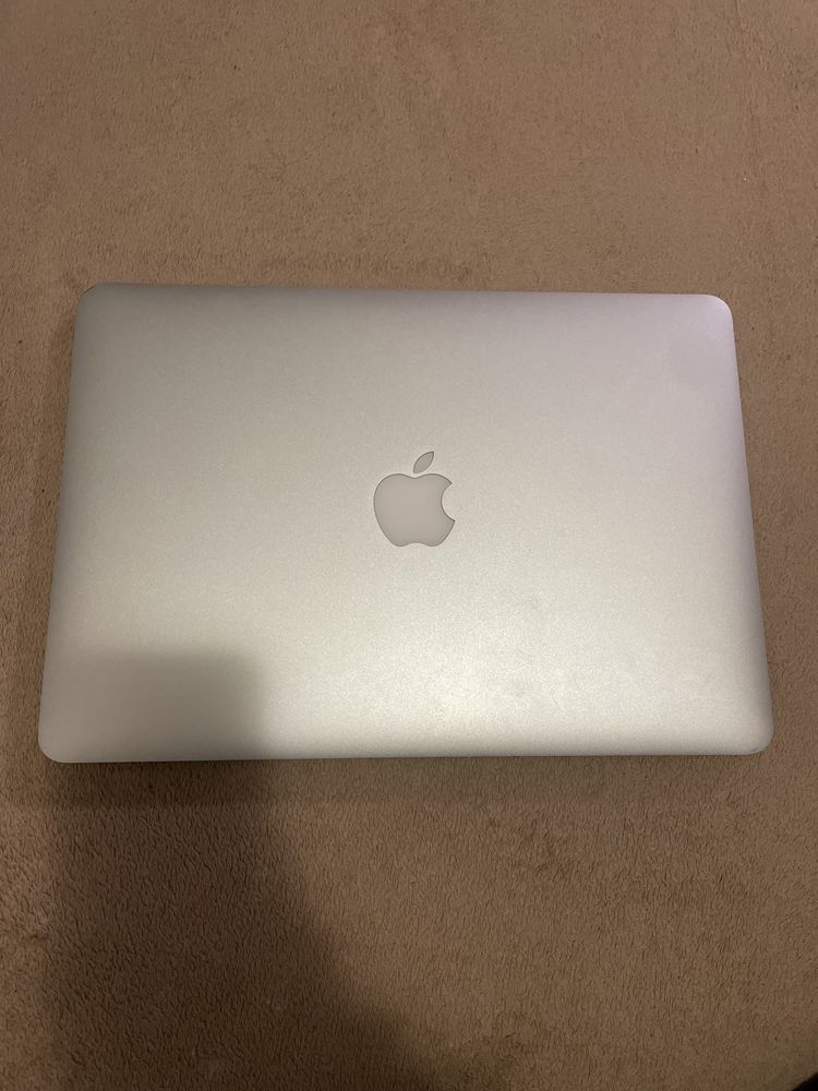 Macbook Apple 2015 год