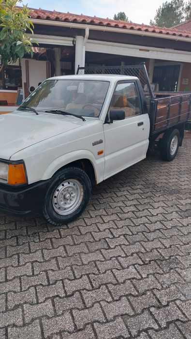 Mazda B2500 - Fiável e pronta a trabalhar!