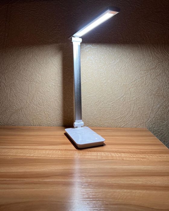 Настольная лампа LED (аккумуляторная)