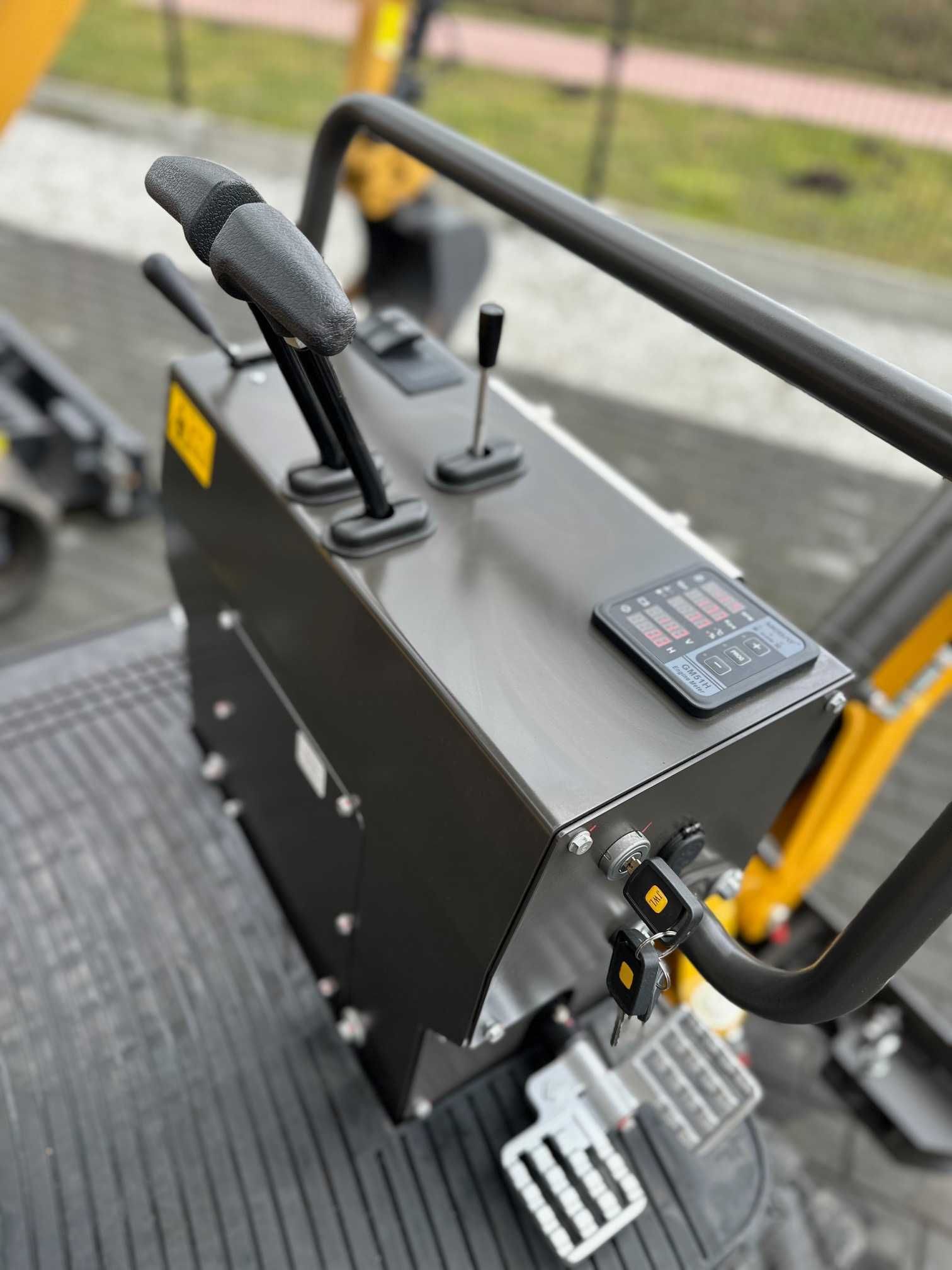 Mini koparka NEX N12 Full silnik YANMAR pompa trzysekcyjna SHIMADZU