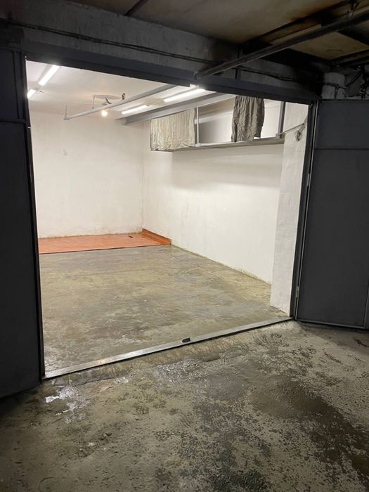 Оренда гаража  гаражу боксу вулиця Тернопільська 17. 20 кв.м. 220V